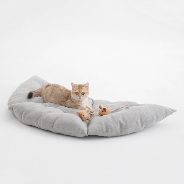 Triangle Cat Nest - Image 2